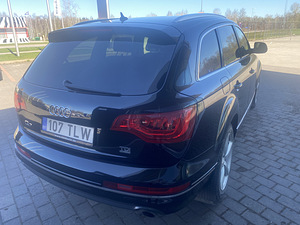 Audi Q7, 7- kohta (3 foto / 6)