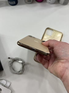 iPhone 11 Pro Max 64gb (3 foto / 7)