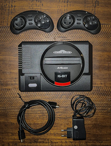 SEGA MEGA DRIVE MINI HD WITH WIRELESS CONTROLLERS