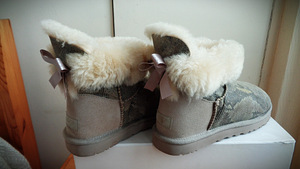 S.40(26sm)-UGG BAILEY BOW SNAKE Print-uued- (5 foto / 10)