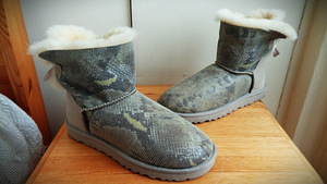 S.40(26sm)-UGG BAILEY BOW SNAKE Print-uued- (6 foto / 10)