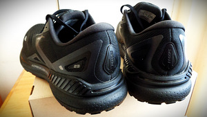 №45(stm 29sm)-BROOKS Adrenaline GTS*23(USA) (6 foto / 10)
