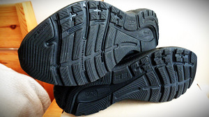 №45(stm 29sm)-BROOKS Adrenaline GTS*23(USA) (9 foto / 10)