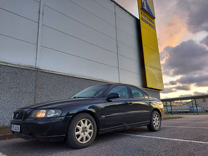 Volvo s60 125kw ATM üv 2022 dets (5 foto / 10)