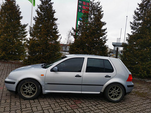 Vw Golf 1.9td 50kw manuaal 1999 (6 foto / 9)