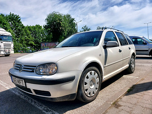 Volksvagen Golf 2006 77kw мануал бензин (1 фото из 15)