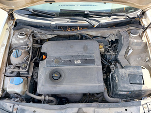 Volksvagen Golf 2006 77kw мануал бензин (14 фото из 15)