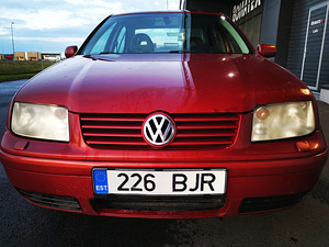 VW Bora 2.0 85kw ATM бензин (2 фото из 14)
