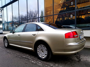 Audi A8 QUATTRO 3.7 206kW ATM Üv 2025 okt (2 foto / 11)
