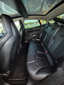 2014 Tesla Model S 85 - Tasuta kiirlaadimine ja andmeside (9 foto / 15)