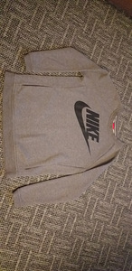 Kampsun NIKE (1 foto / 2)