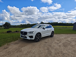Volvo XC60 R-design (1 фото из 3)