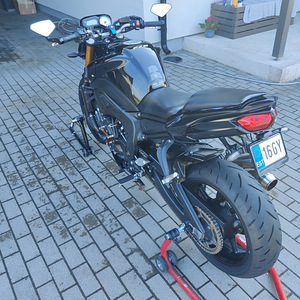 Yamaha FZ8 (4 foto / 8)