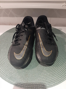 Nike Phantom kunstmuru putsad nr.35 (2 foto / 3)
