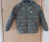 Теплая куртка Nike размер S (128-137 см)