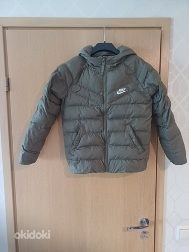 Теплая куртка Nike размер S (128-137 см) (фото #1)