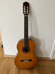 Yamaha C40 КЛАССИЧЕСКАЯ ГИТАРА (1 фото из 7)