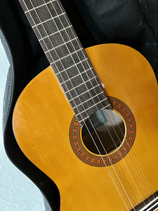 Yamaha C40 КЛАССИЧЕСКАЯ ГИТАРА (2 фото из 7)