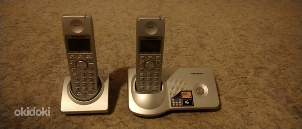 Настольный беспроводной телефон Panasonic с двумя трубками (фото #1)