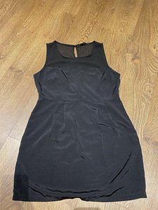 Черное платье размер L