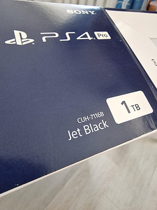 Sony PlayStation 4 ( PS4 Pro ) 1TB + 2 pulti (9 foto / 9)