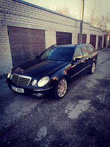 Mercedes e220 sport pakett (1 foto / 13)