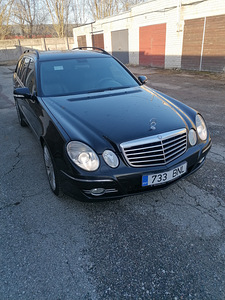 Mercedes e220 sport pakett (2 foto / 13)
