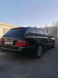 Mercedes e220 sport pakett (3 foto / 13)