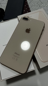 Продам iPhone 8plus 64gb + airpods (2 фото из 6)