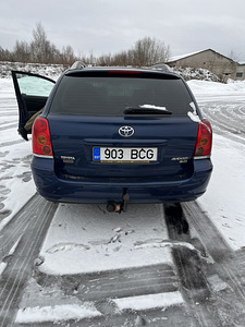 M:Toyota avensis (4 foto / 8)