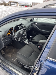 M:Toyota avensis (5 foto / 8)