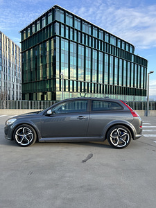 Volvo C30 R-Design 1.6 8kw 2010 (1 foto / 10)