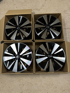 17" Nissan новые диски 5x114,3 (2 фото из 7)