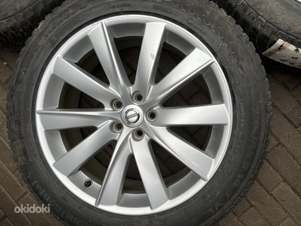 19" оригинальные диски Volvo 5x108 + шипованные шины 235/55/19 (фото #1)