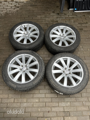19" оригинальные диски Volvo 5x108 + шипованные шины 235/55/19 (фото #6)