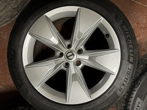 18" Volvo originaalveljed 5x108 + suverehvid 215/55/18