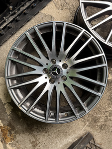 19" оригинальные диски Mercedes-Benz 5x112 (2 шт) (2 фото из 4)