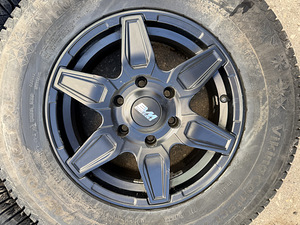 16" BM Wheels veljed 6x139,7 + lamellrehvid 245/70 7mm (5 foto / 8)