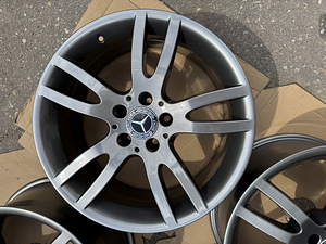 18" оригинальные широкие диски Mercedes-Benz 5x112 (3 фото из 10)