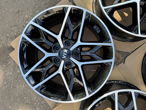 18" Kia originaalveljed 5x114,3 + andurid