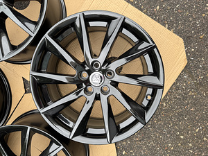18" оригинальные диски Jaguar 5x108 (1 фото из 6)
