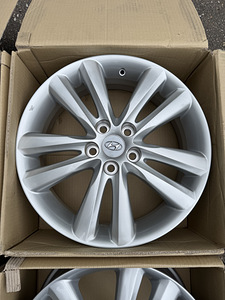 18" Hyundai originaalveljed 5x114,3 (uued) (1 foto / 10)