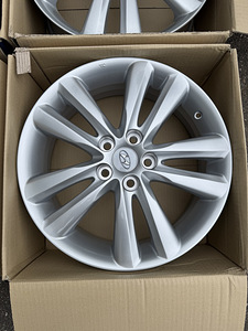 18" Hyundai originaalveljed 5x114,3 (uued) (4 foto / 10)