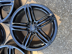 21" оригинальные диски Audi Peeler 5x130 (Q7 и Touareg) (1 фото из 9)