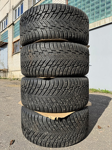 275/35/21 Nokian naastrehvid 9mm (nagu uued) (1 foto / 3)