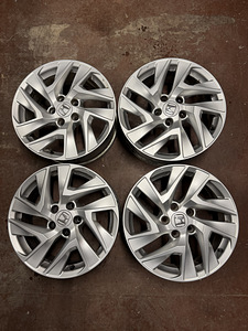 17" оригинальные диски Honda 5x114,3 (1 фото из 8)