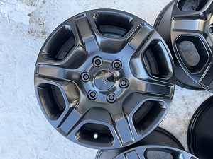 17" оригинальные диски Ford Ranger 6x139,7 (1 фото из 8)