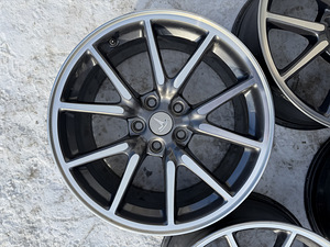 18" оригинальные диски Tesla Model 3 5x114,3 + датчики (2 фото из 9)