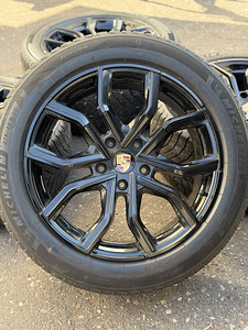 20" Porsche Cayenne диски 5x130 + шины с ламелями 6-6,5 (1 фото из 10)