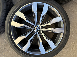 20" оригинальные диски Volkswagen 5x112 + летние шины 255/40/20 (5 фото из 10)